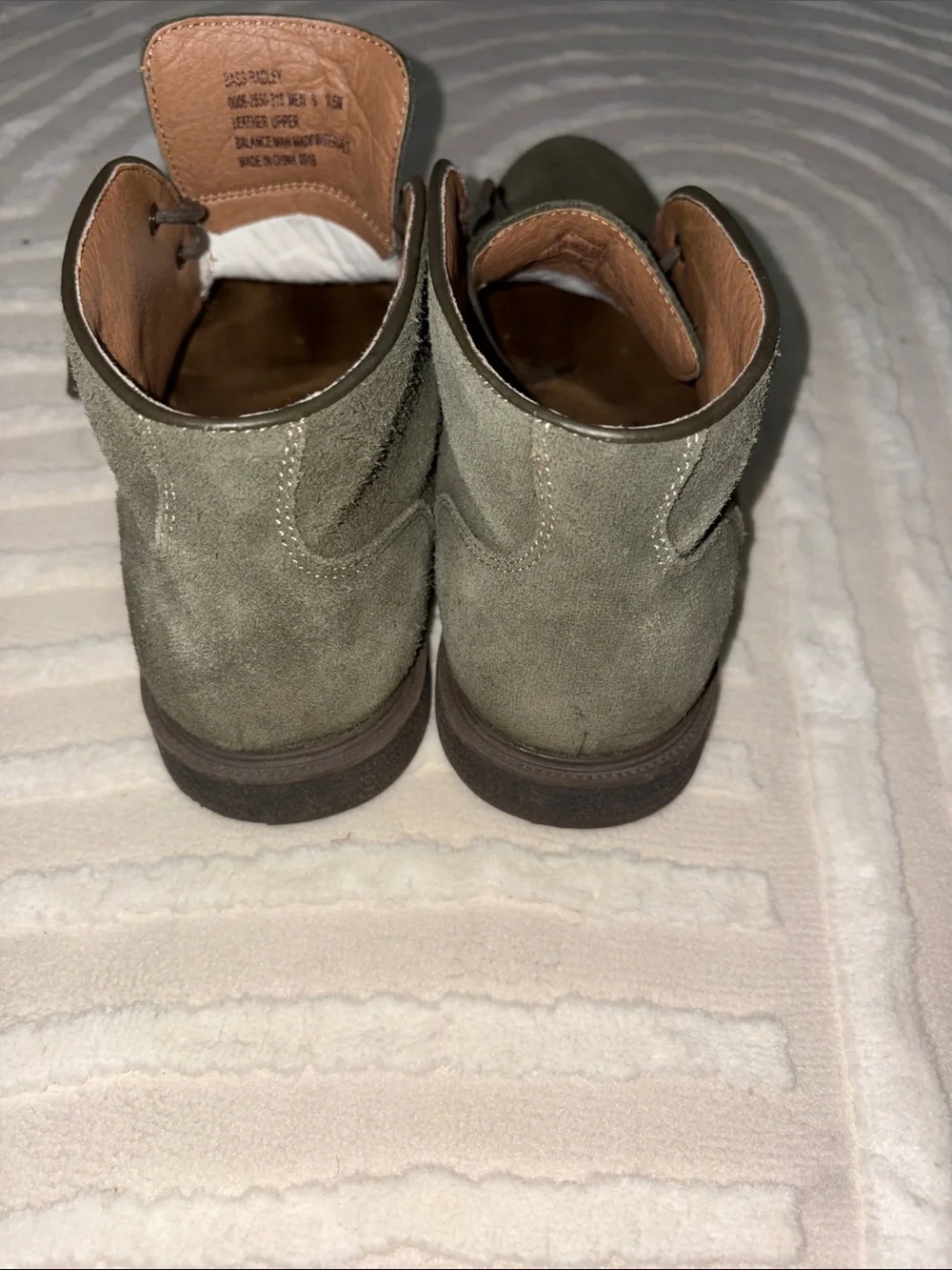 Bass Men's Olive Green Suede Chukka Boots